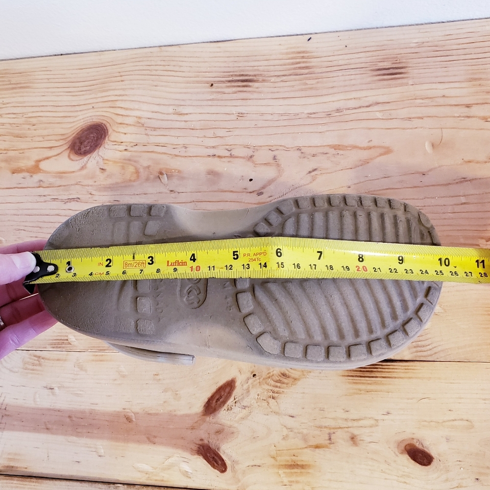 CROCS Clogs Tan Brown Size women's 6-7 men's 4-5 - Picture 9 of 9